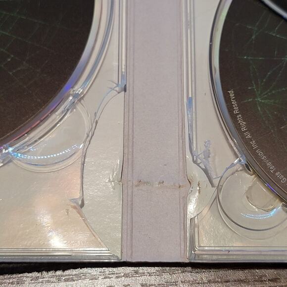 Set of 8 DVDs Weeds Seasons 1-8 - Picture 4 of 4